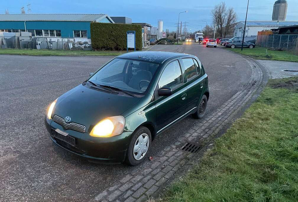 Toyota 1.3i 16v Linea Luna