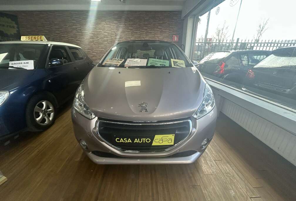 Peugeot 208 1.2i Allure+TOIT PANORAMIQUE +GARANTIE 12 MOIS