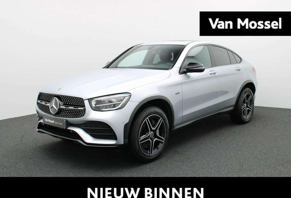 Mercedes-Benz de 4M Coupé + AMG LINE + PANORAMISCH DAK + LED +