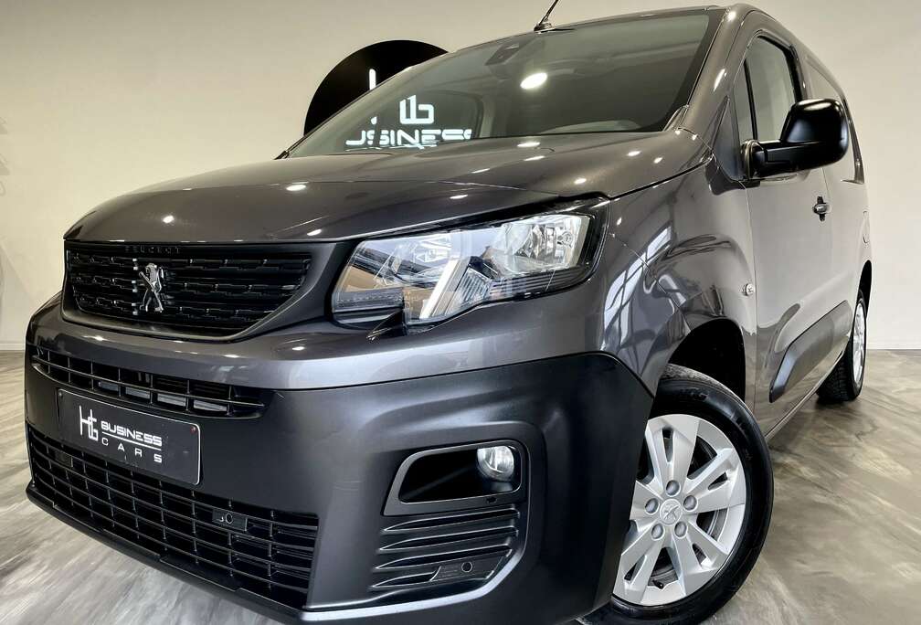 Peugeot 1.5 BlueHDi/ ASPHALT/ GPS/ CAM DE RECUL/ MULTIFLEX