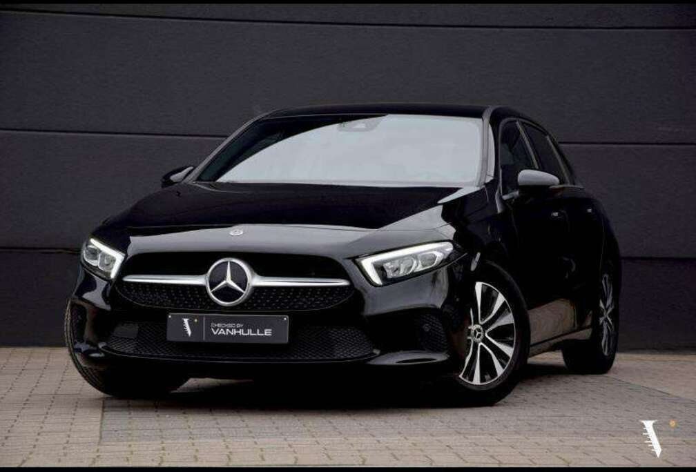 Mercedes-Benz NAVI  CARPLAY  CAMERA