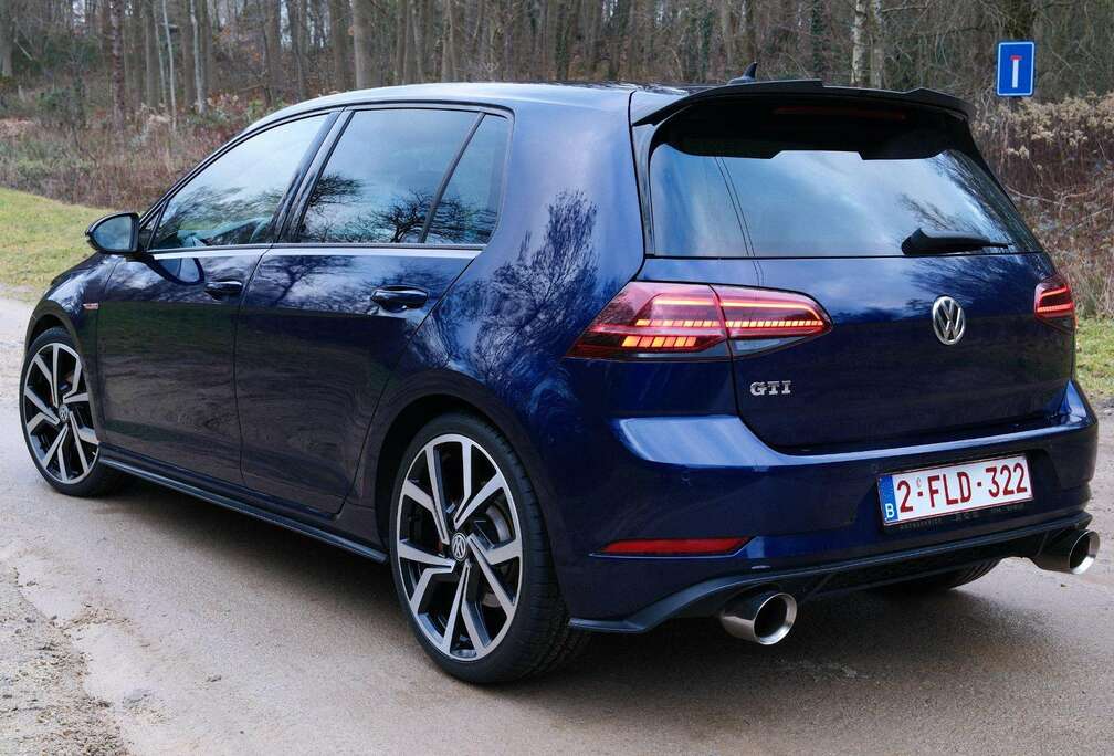 Volkswagen Golf 2.0 TSI Performance DSG