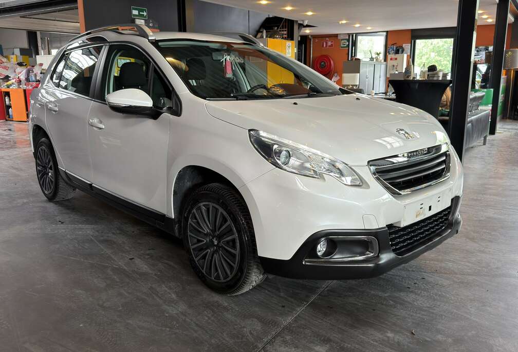 Peugeot 2008 1.2 ALLURE S/12 mois de garantie