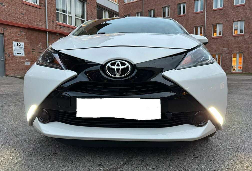 Toyota 1.0 VVT-i x-clusiv x-shift