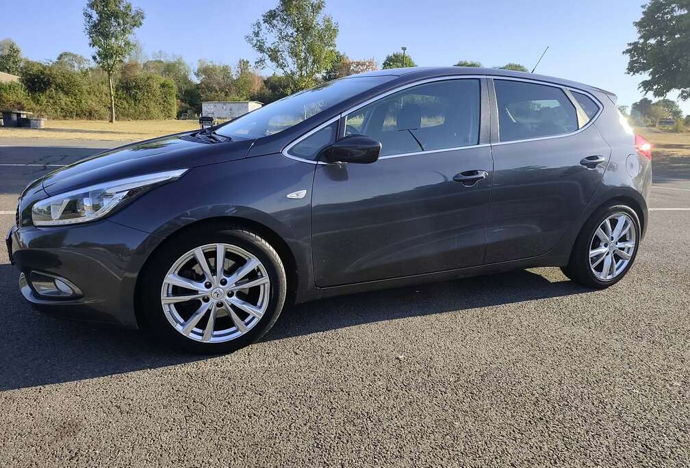Kia Cee\'d 1.6 CRDi World Edition