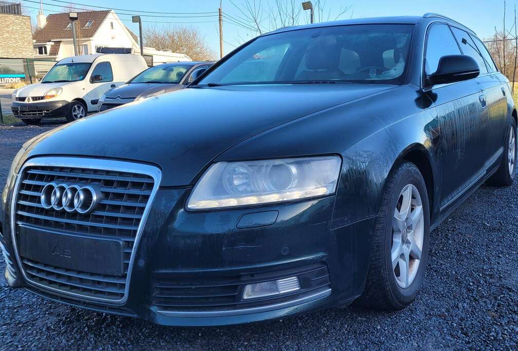 Audi 2.0tdi FULL OPTIONS 2010  EERST LEZEN