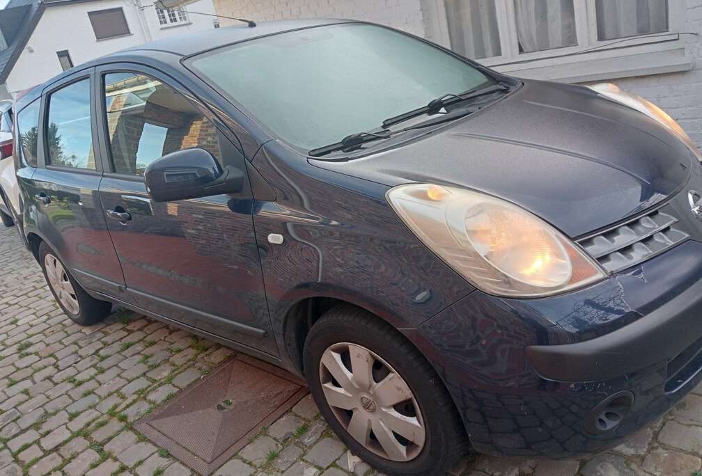 Nissan 1.4i 16v Acenta