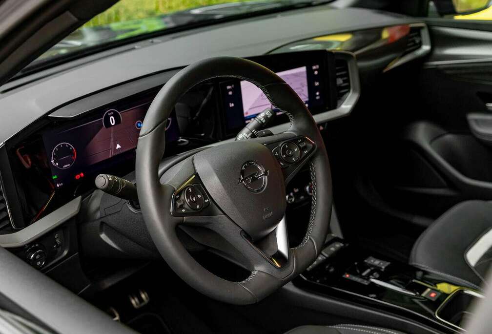 Opel Elektr.  Ultimate  136 PK  Zetelverw.  Alca...