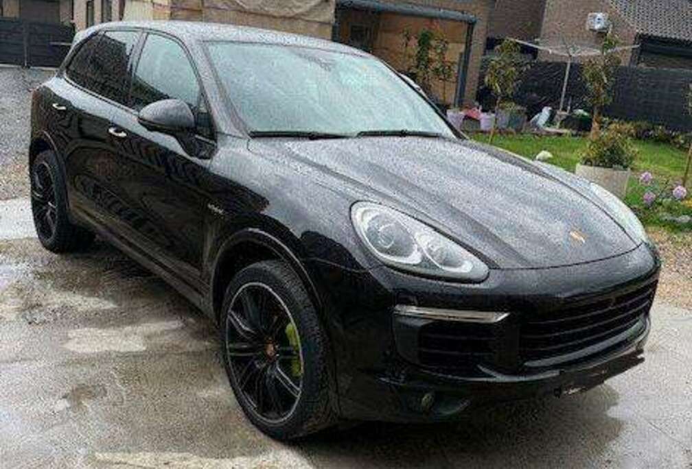 Porsche Cayenne S E-Hybrid Platinum Edition
