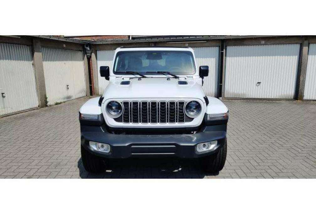 Jeep Sahara 4xE