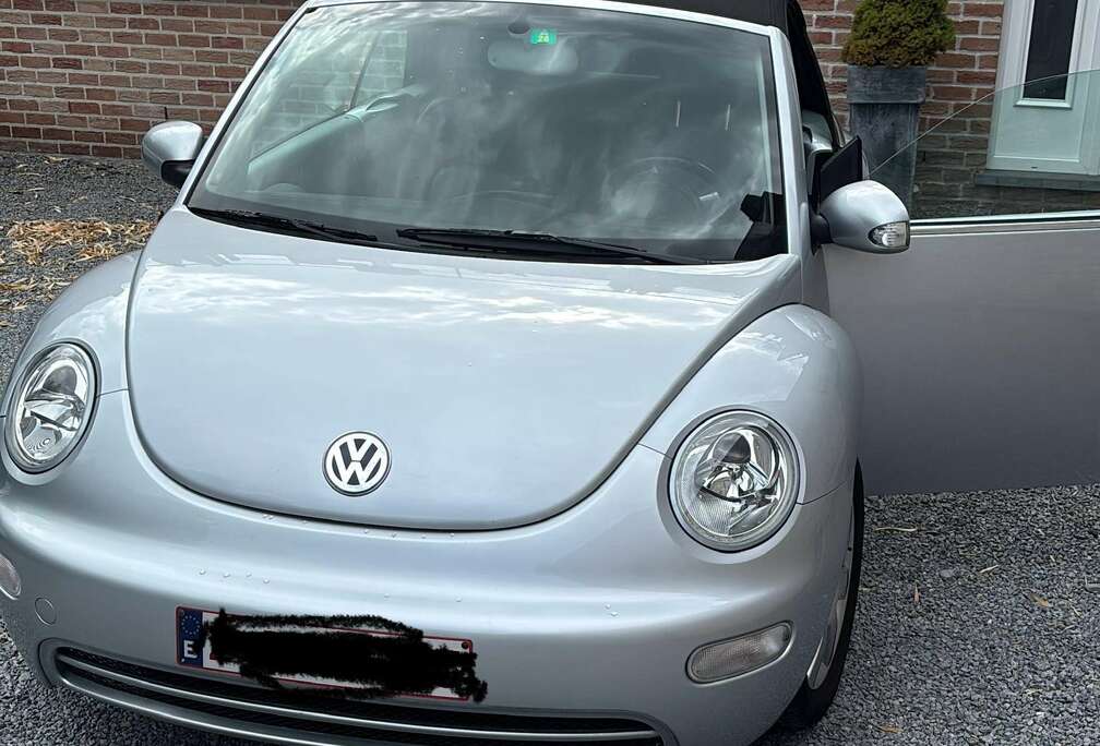 Volkswagen New Beetle Cabrio 2.0i