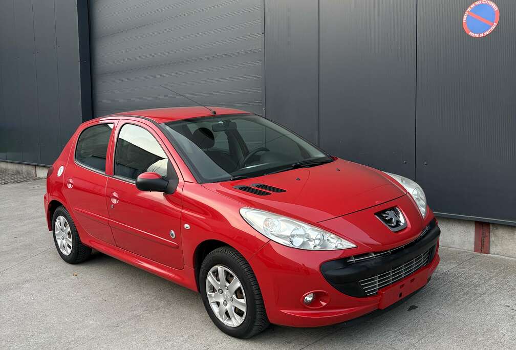 Peugeot 206  1.1i 12 Mois/Maanden Garantie