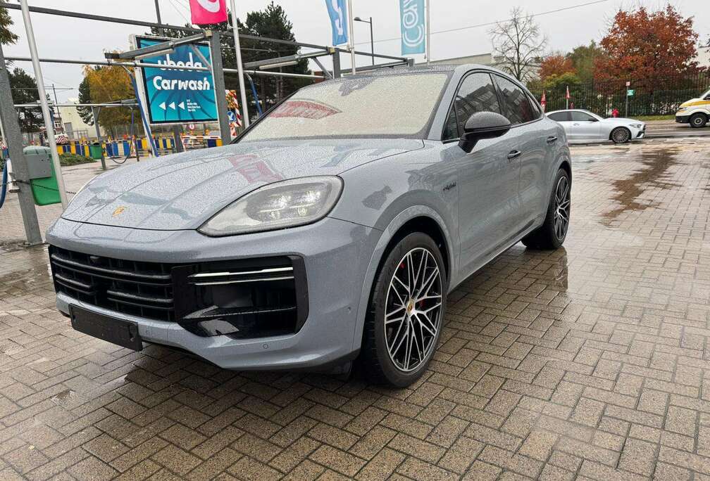 Porsche Cayenne Coupé E-Hybrid  V8 Turbo (544 kW)