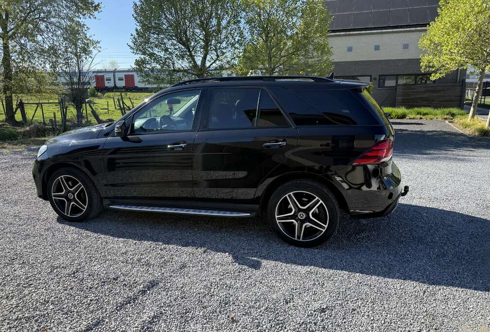 Mercedes-Benz d 4Matic 9G-TRONIC AMG Line