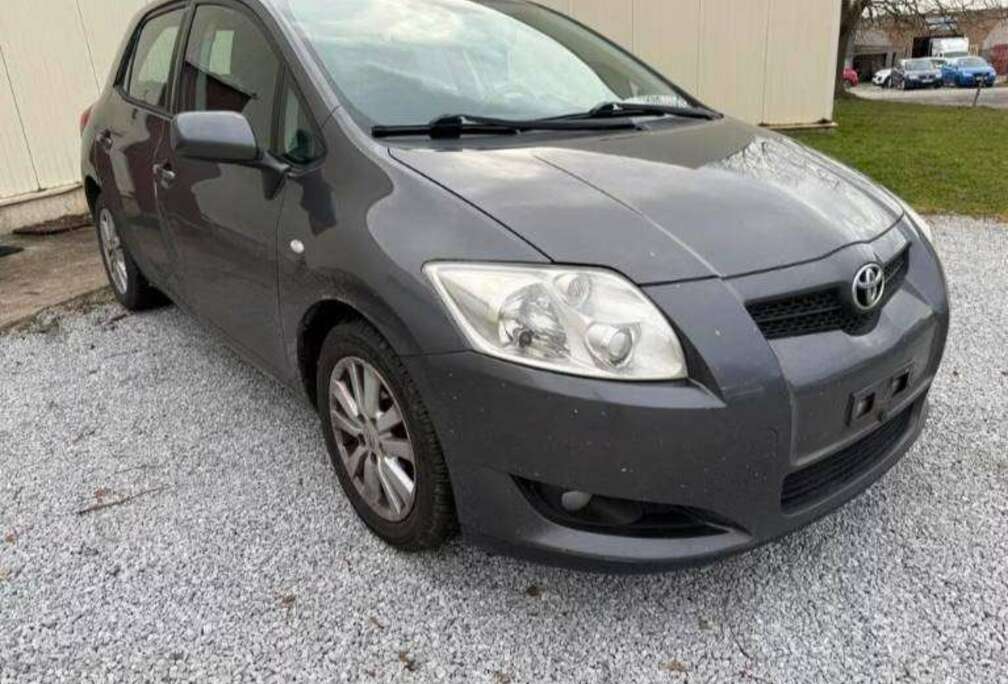 Toyota Auris 2.0 D-4D Linea Luna