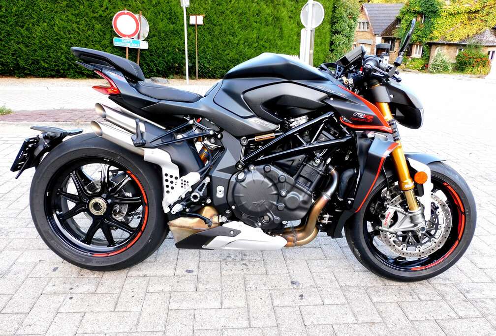 1000 RR , neuve 400 km , 3 ans de garantie