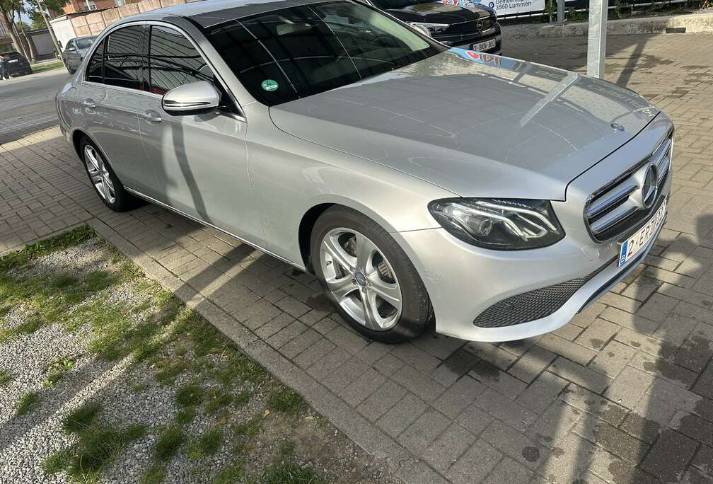 Mercedes-Benz E200