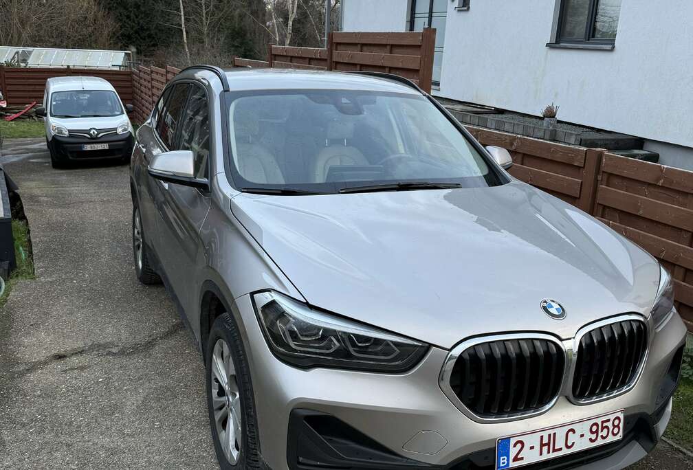 BMW xDrive25e Advantage