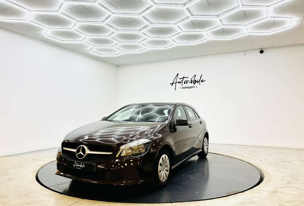 Mercedes-Benz 1AN GARANTIE1ER PROPRIOCARNET D’ENTRETI