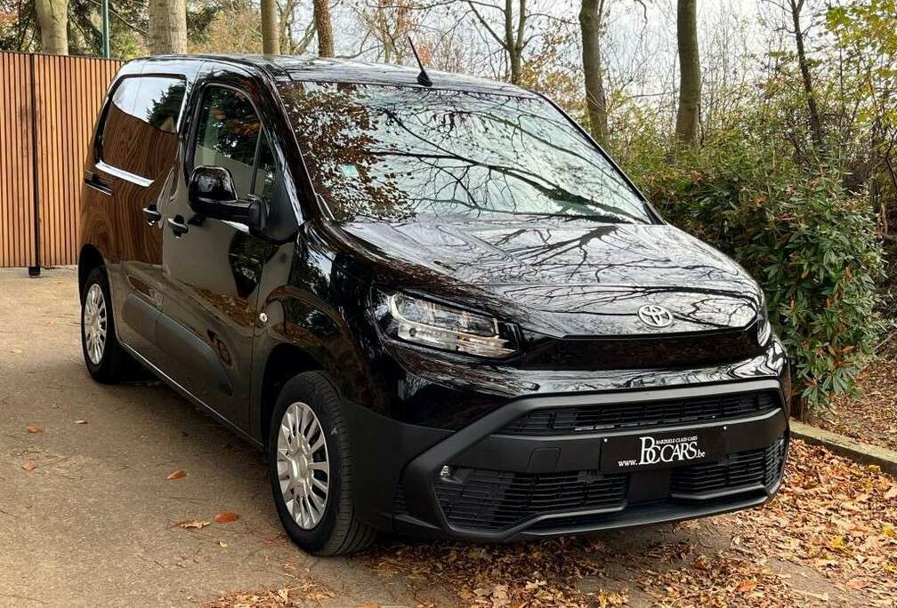 Toyota Navi-Carplay-Cam-3 Zit-Pdc-BT-Multiplex laad