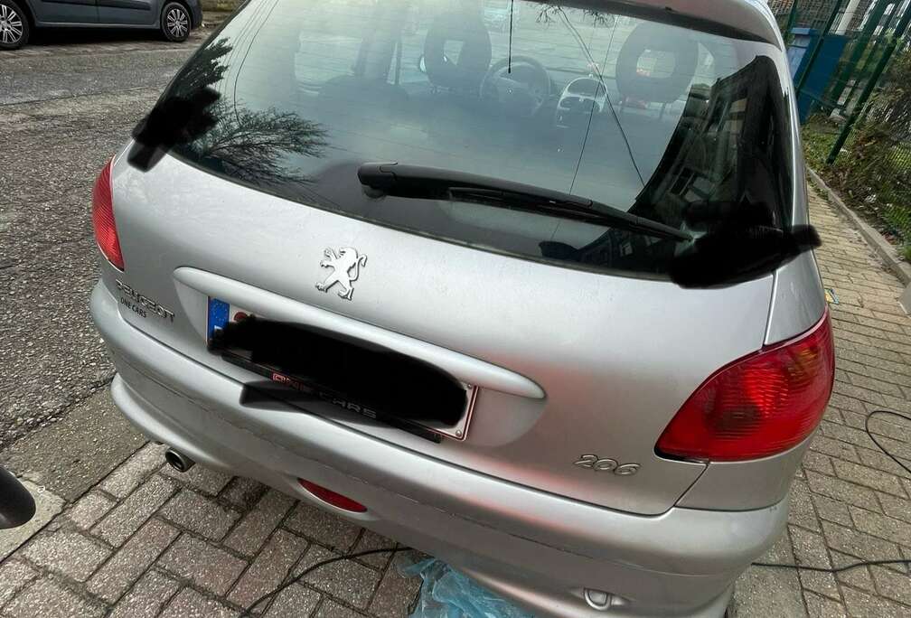 Peugeot 1.6i 16v Quiksilver