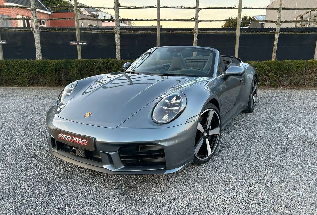 Porsche (992.2) Carrera Cabrio  21\