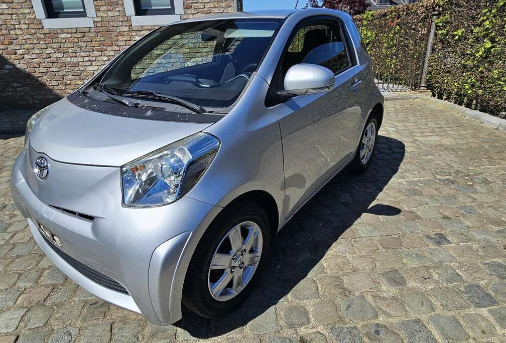 Toyota iQ 1.0i VVT-i Luna Multidrive PRET A IMMATRICU