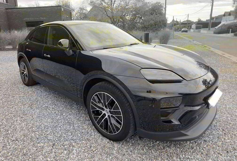 Porsche e-Macan 100 kWh 4