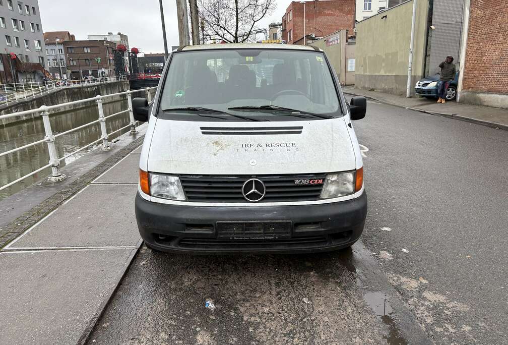 Mercedes-Benz 108 D 4,8m3