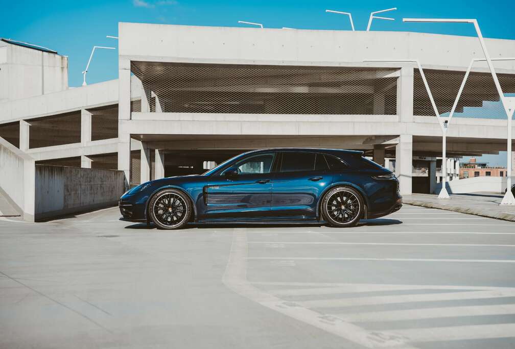 Porsche 4E-Hybrid ST/Pano/Volleder/Bose/21\