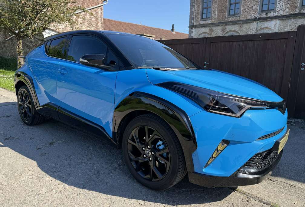 Toyota Hybrid 1.8i VVT-i  E-CVT *SPECIAL BODY KIT*
