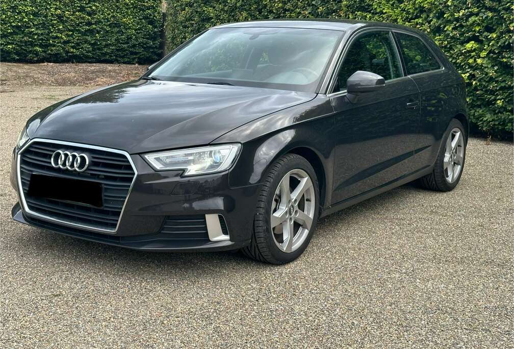 Audi 1.6 TDi Sportback / Navi / Xenon / Euro 6 b