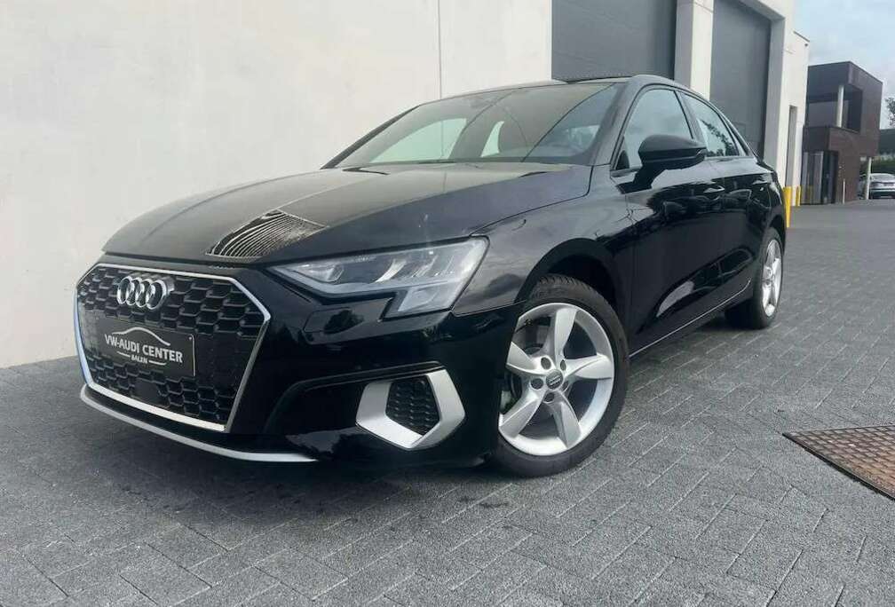 Audi BERLINE 30 TFSI 110PK ZWART