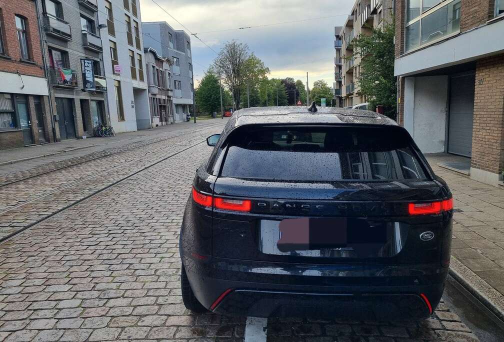 Land Rover D200 R-Dynamic SE