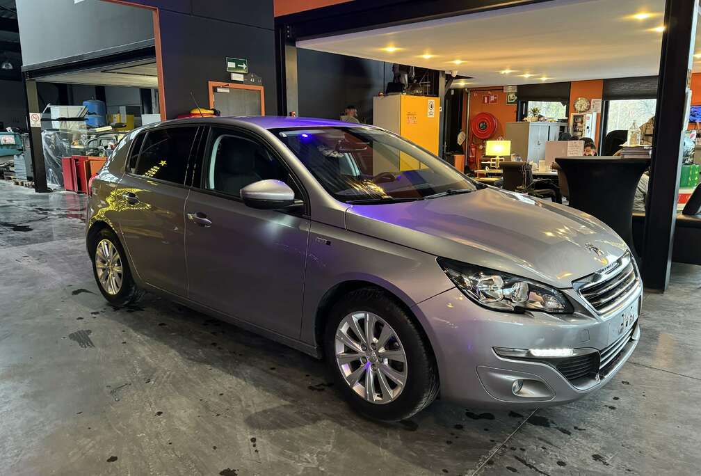 Peugeot 1.2 - A/C AUTO - LIM/REG - NAVI - MEDIA/TEL