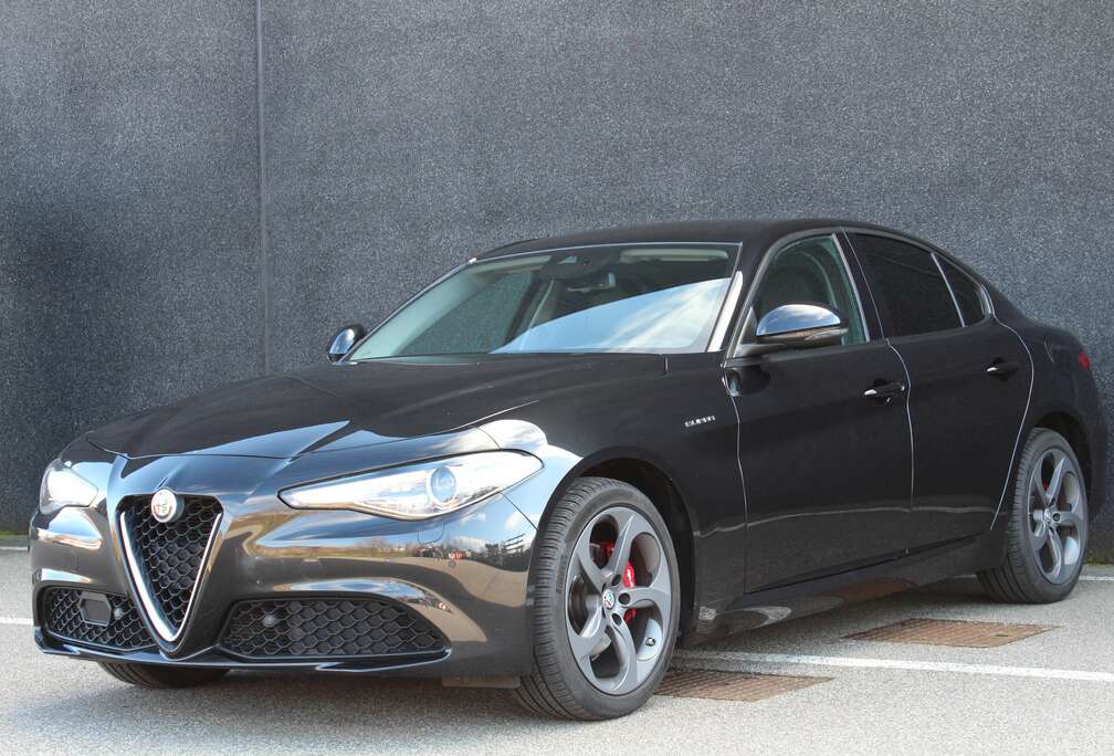 Alfa Romeo Giulia Super 2.0T - Automaat - Leder - Camera - ..