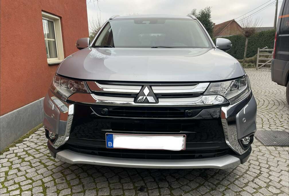 Mitsubishi 2.0i 4WD Instyle Premium CVT 360 7pl AHK