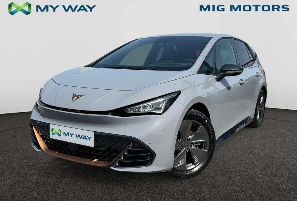 Business Edition 58 kWh (204 pk) /// Zetelverwarming /// Adaptieve cruise controle ///