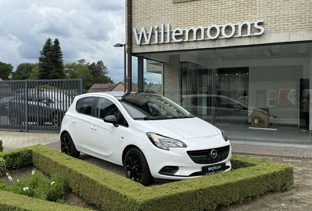Opel 5D Black Edition 1.2i 70PK *Apple CarPlay-Andro...