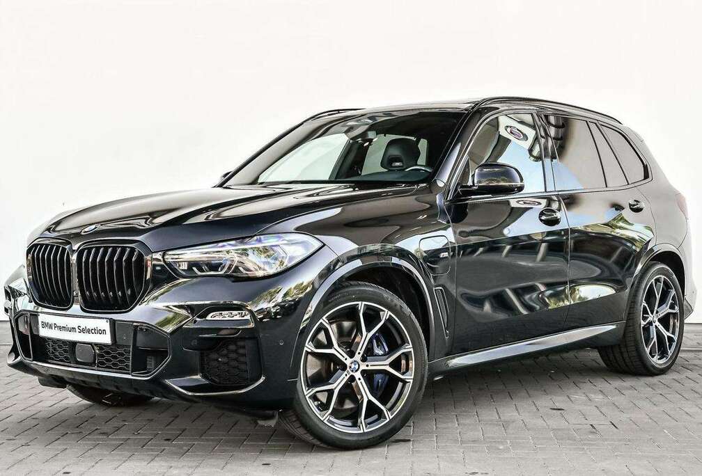 BMW xDrive45e - M Sportpack - Black Sapphire Metallic