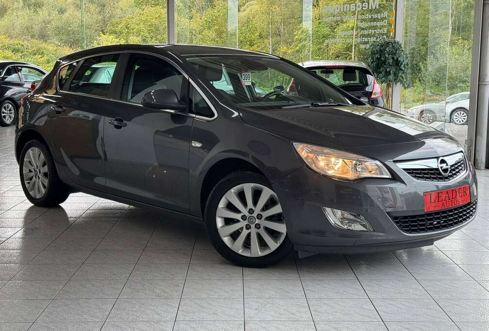 Opel 1.4 ESSENCE 95CV - GPS - AIRCO - CRUISE