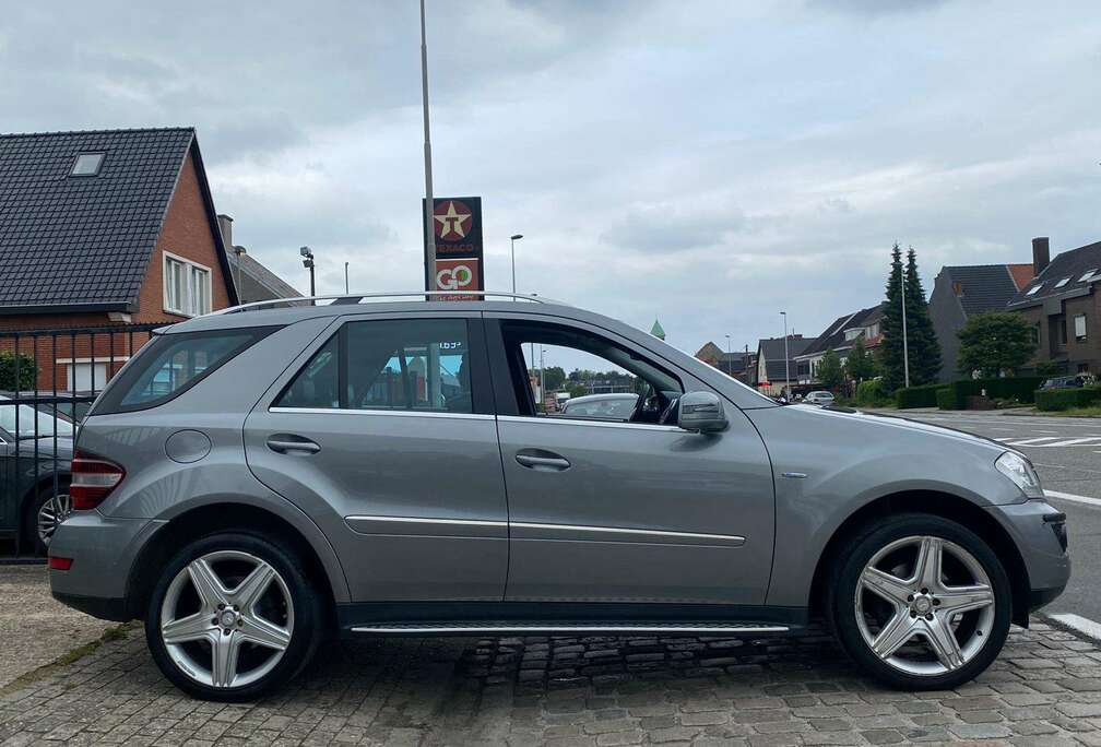 Mercedes-Benz ML 300 CDI 4Matic 7G-TRONIC DPFBlueEFFICIENCY