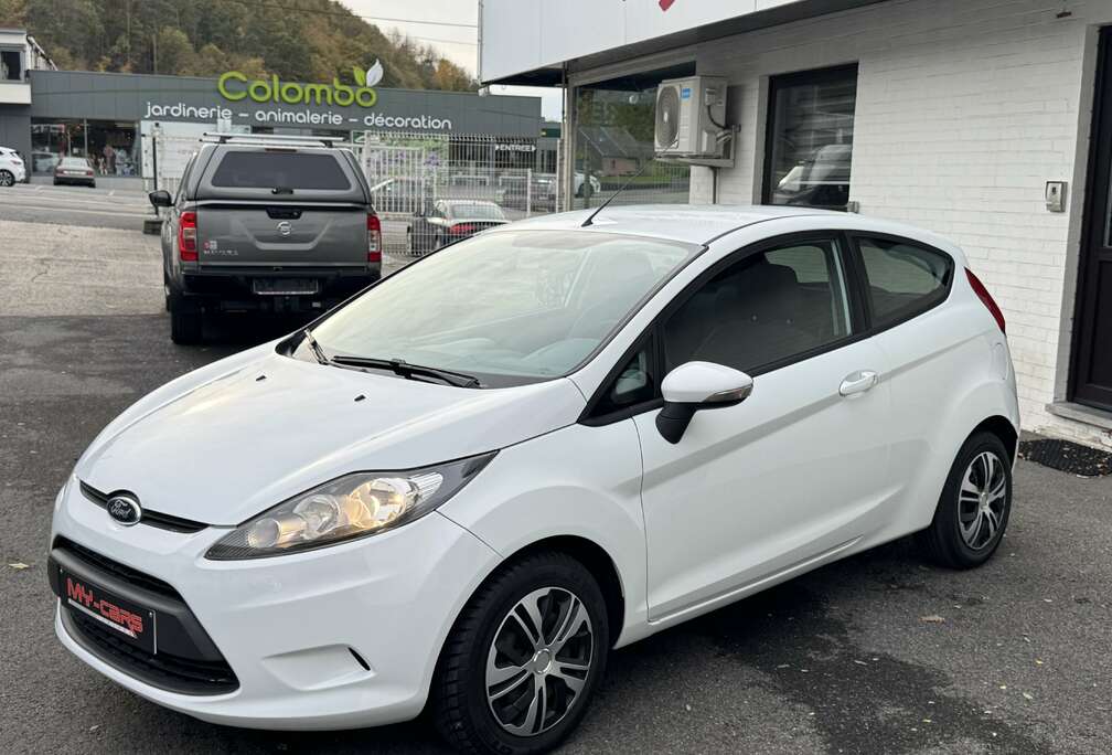 Ford Fiesta 1.3i Ambiente ÉTAT NEUVE