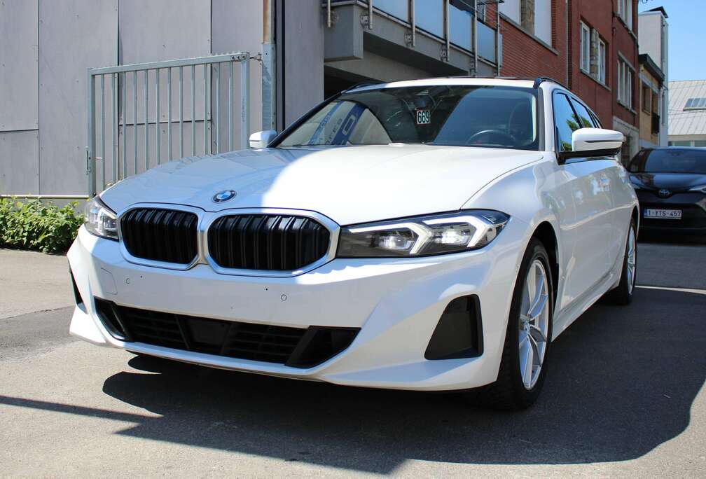 BMW dA Touring+BOÎTE AUTO+TOIT PANO // 17727 €+TVA