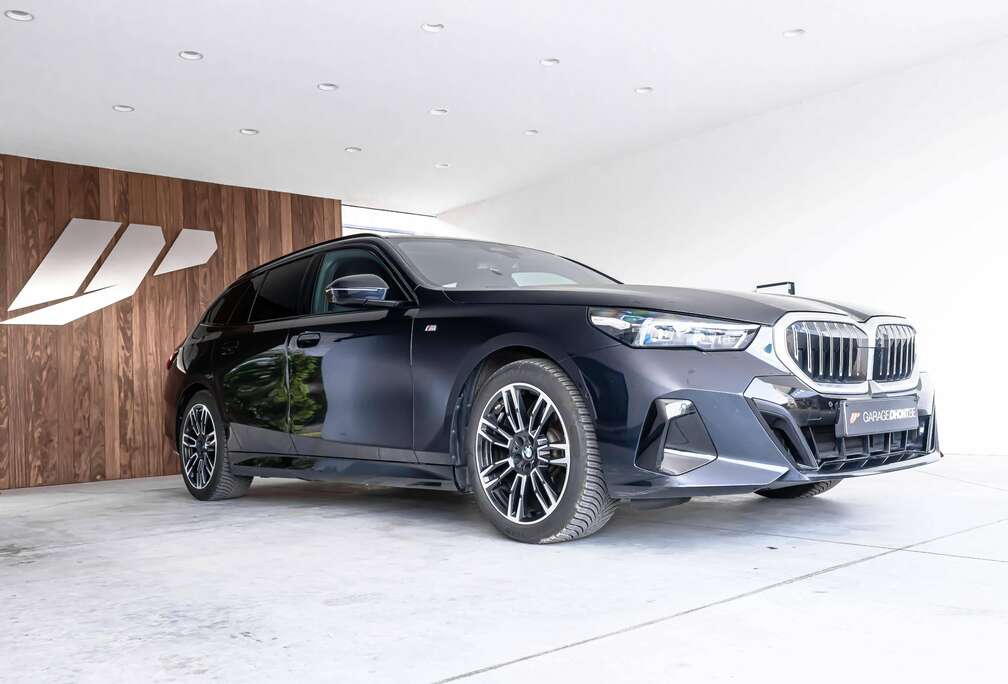BMW i touring, M pack, Pano, Parking plus,Harman Kardon