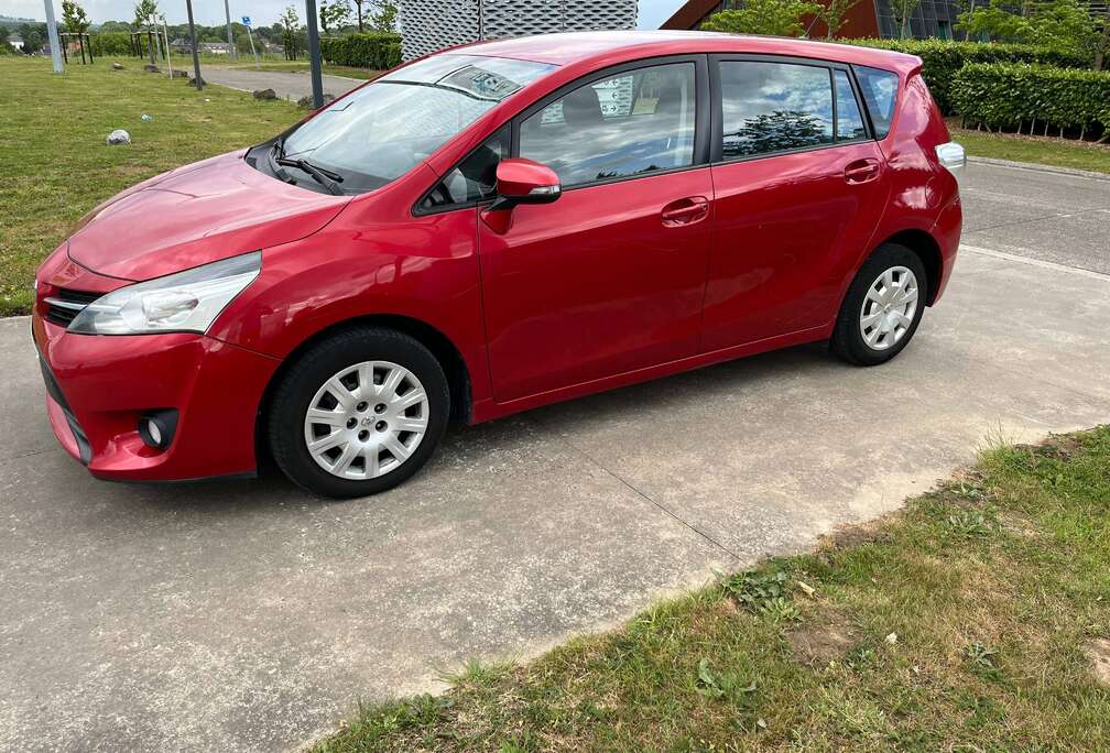 Toyota Verso 1.6 D-4D Optimal Go 5pl. Nouvelle Chaîne avec Facture