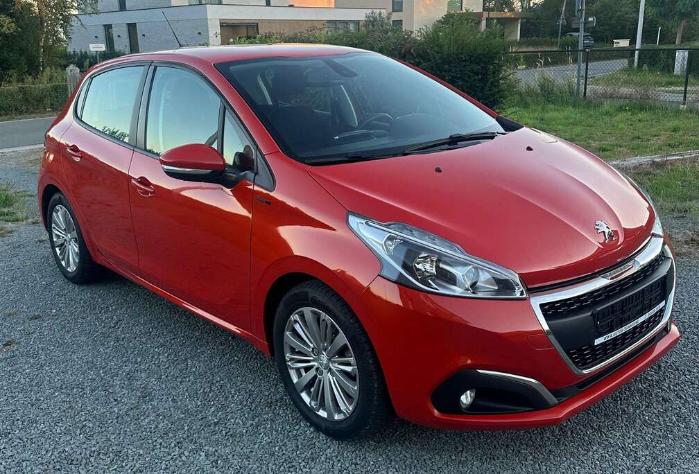 Peugeot 208 1.2i PureTech Like S
