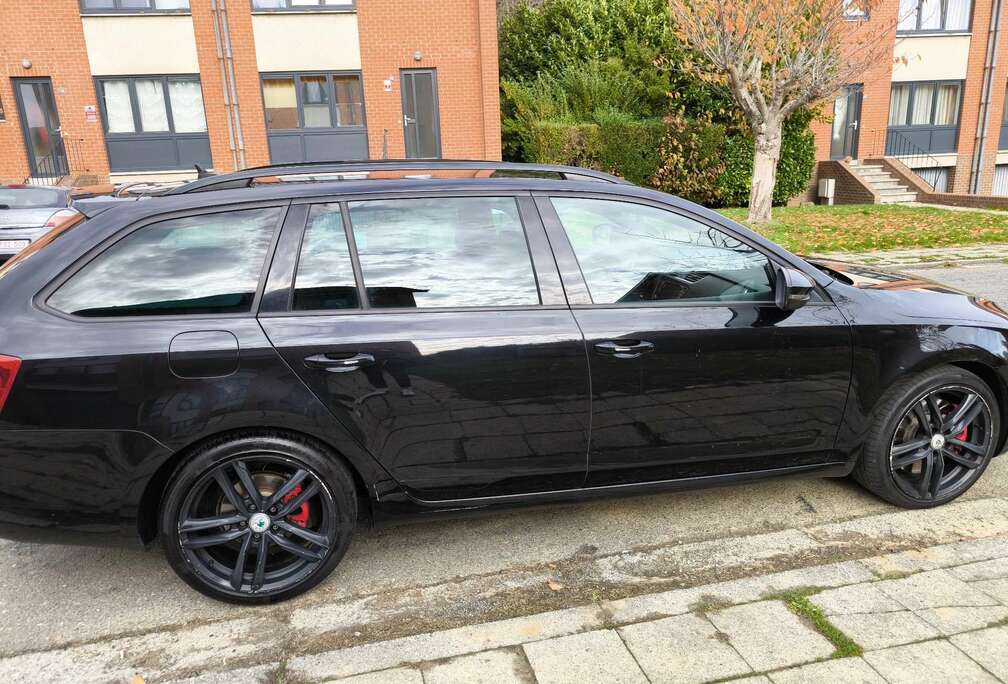 Skoda Combi 2.0 TSI 220 ch RS