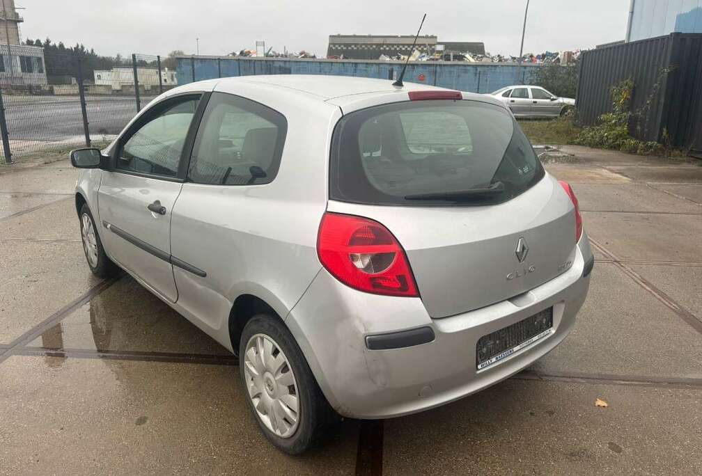 Renault 1.2i Authentique