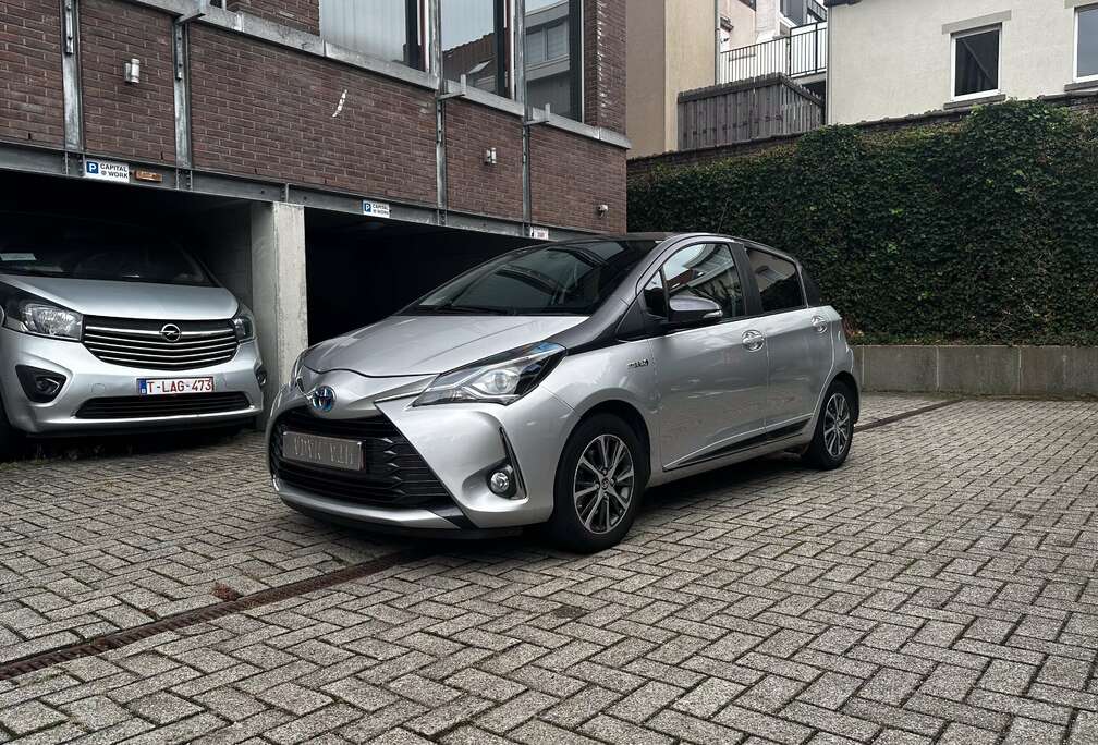 Toyota Hybrid 1.5 VVT-i Y20 Club / AUTO / GPS & BT / 2019